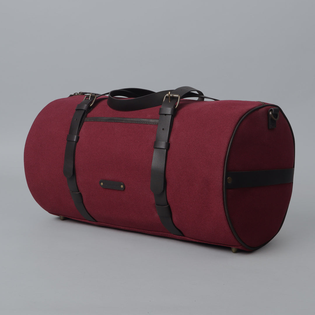 maroon canvas gym bag