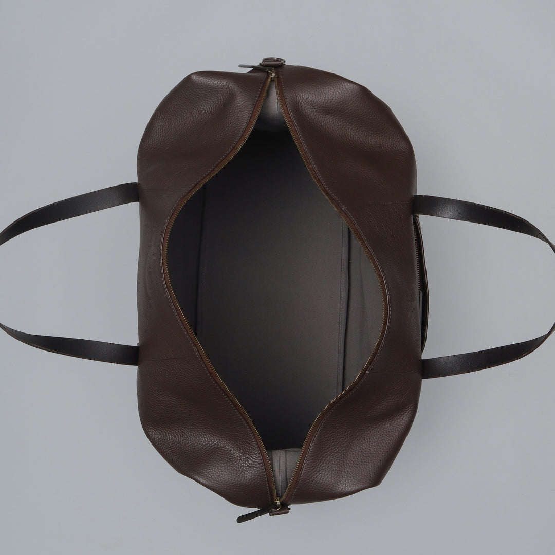 spacious leather travel bag