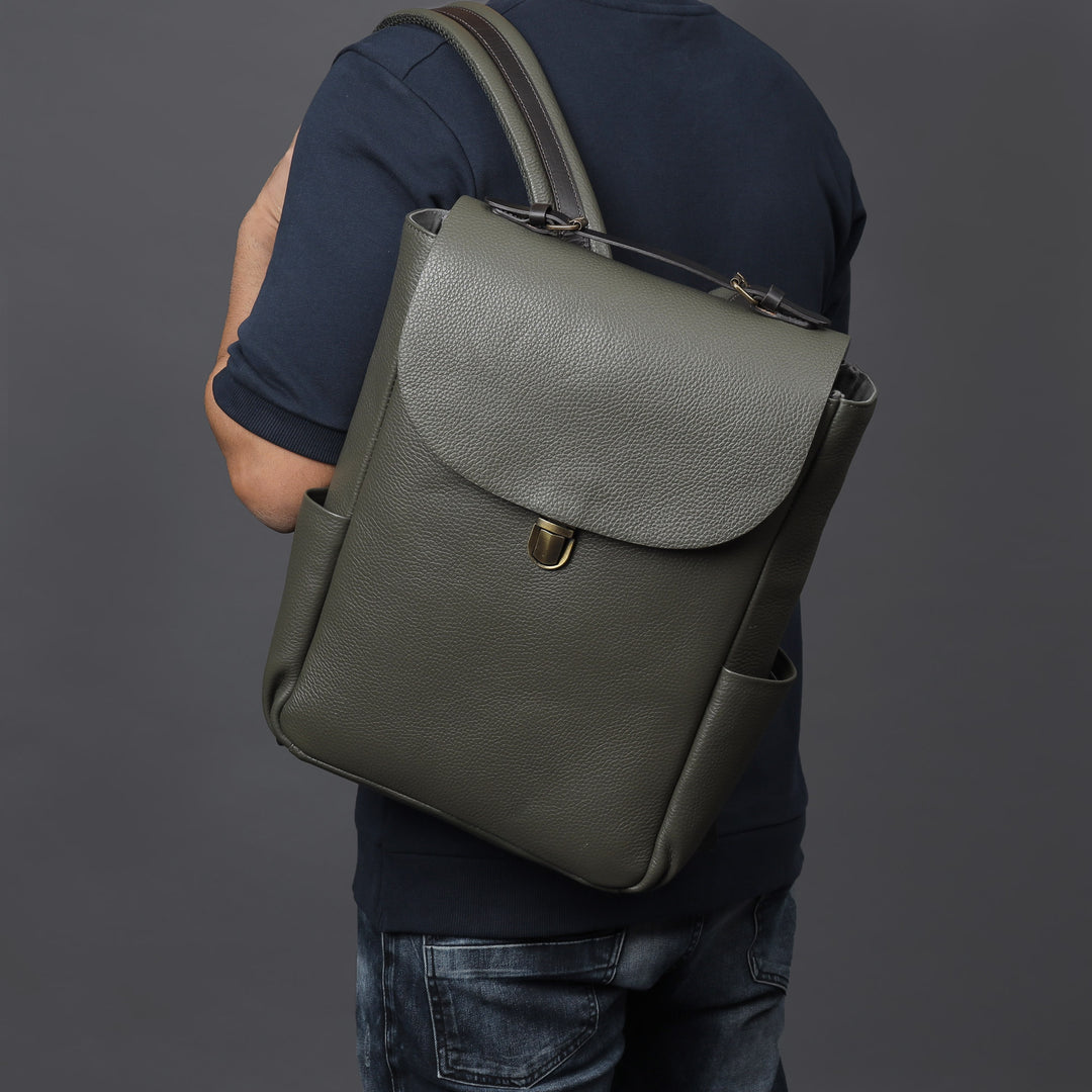 Unisex Leather BAckpack  | London | Outback life 