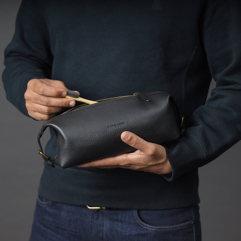 Men's Essential toilet bag