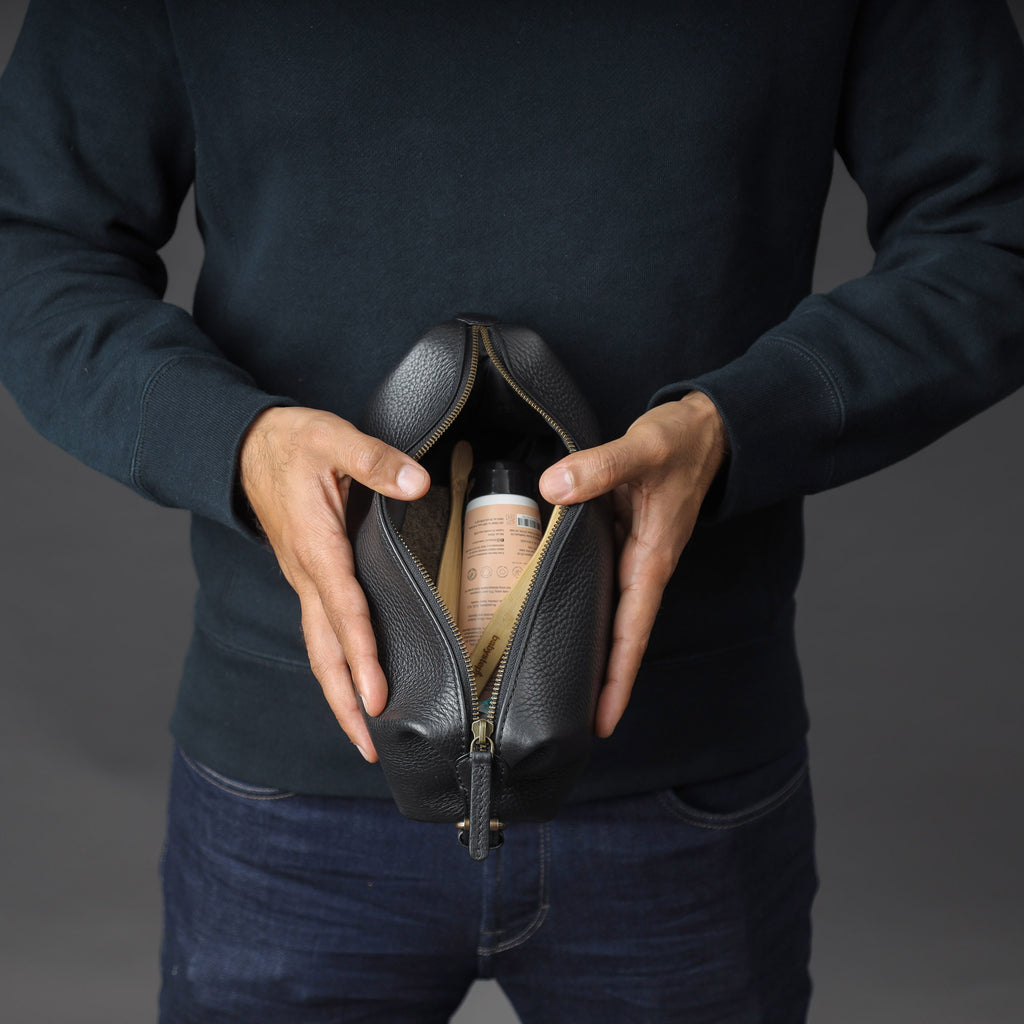 Men's Essential toilet bag